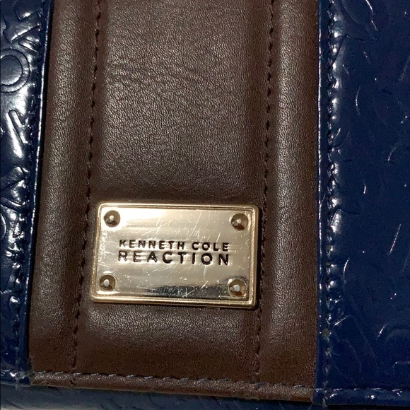 Kenneth Cole Reaction Wallet - Picture 2 of 6